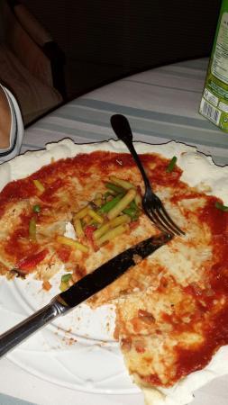 Les Pieds Sous La Table