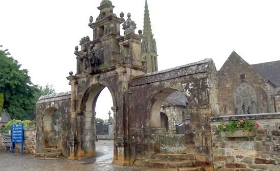 église Saint-Pierre-et-Saint-Paul d'Argol