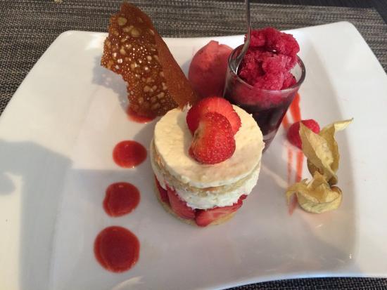 Les Pieds sous la Table