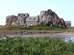 La Maison entre deux Rochers