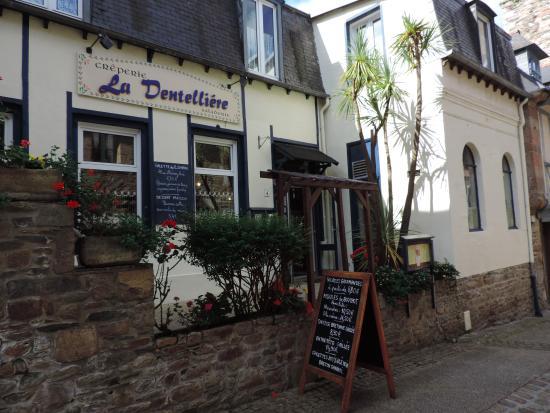 La Dentellière